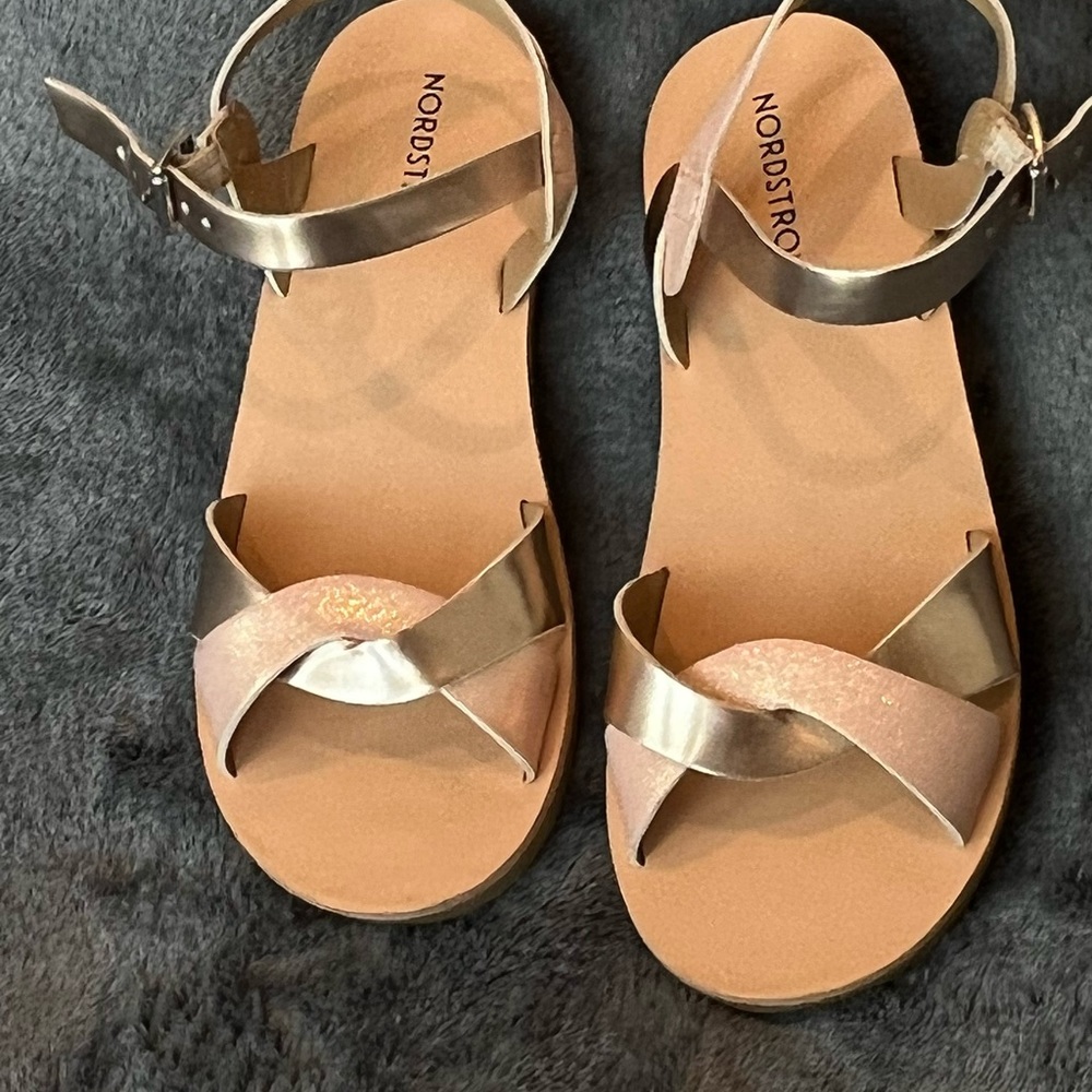 Kids sandals